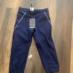 Nike Capri sunning pants. NWT. Retail‎ 45